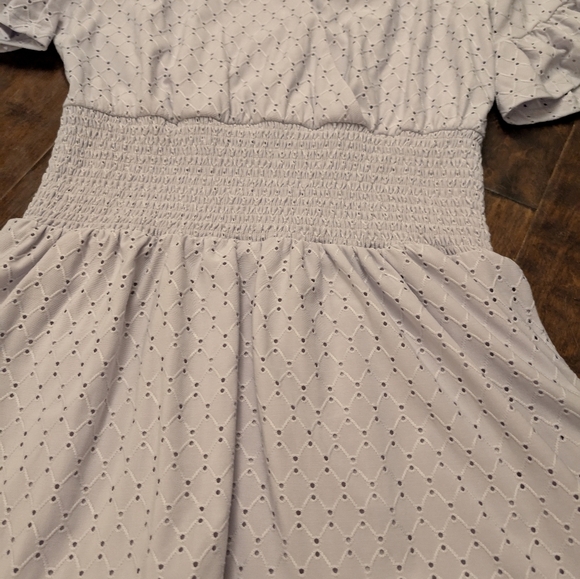 Michael Kors Elegant lavender eyelet Dress size medium - Picture 3 of 6
